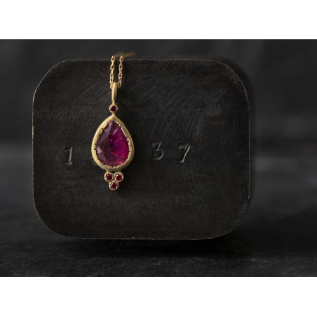 Samarcande yellow gold and pink tourmaline necklace by Emmanuelle Zysman