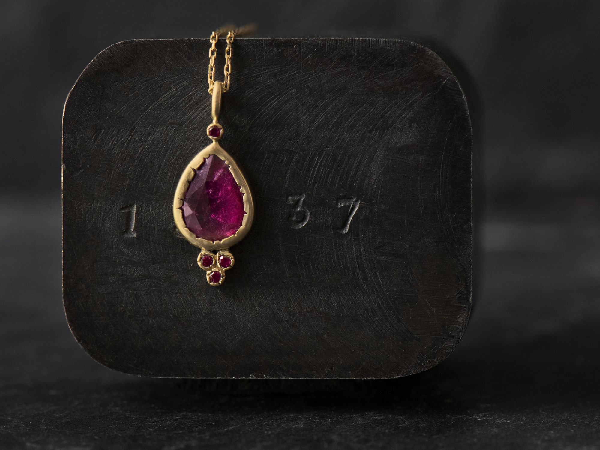Samarcande yellow gold and pink tourmaline necklace by Emmanuelle Zysman