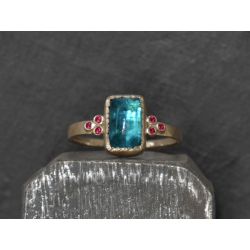 Ruby Queen yellow gold and green tourmaline ring by Emmanuelle Zysman