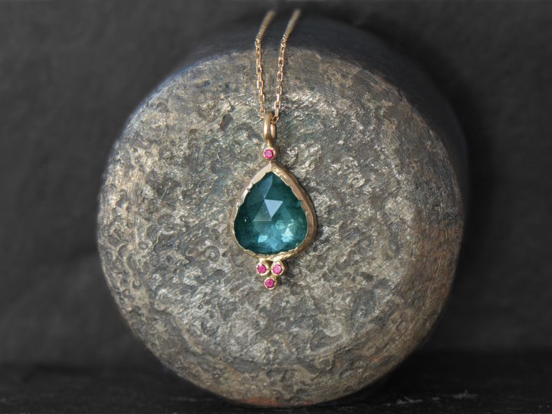 Samarcande yellow gold and green tourmaline necklace by Emmanuelle Zysman