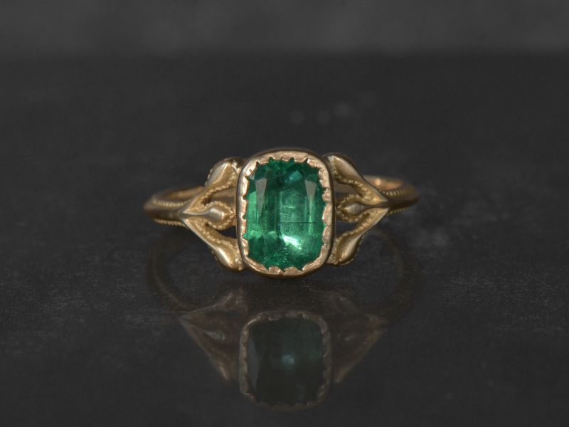 Baby Diane yellow gold emerald ring