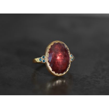 Queen blue diamonds and 10,67cts oval pink tourmaline ring by Emmanuelle Zysman