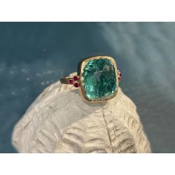 Queen ruby and green tourmaline 13,20cts and gold 18cts ring by Emmanuelle Zysman