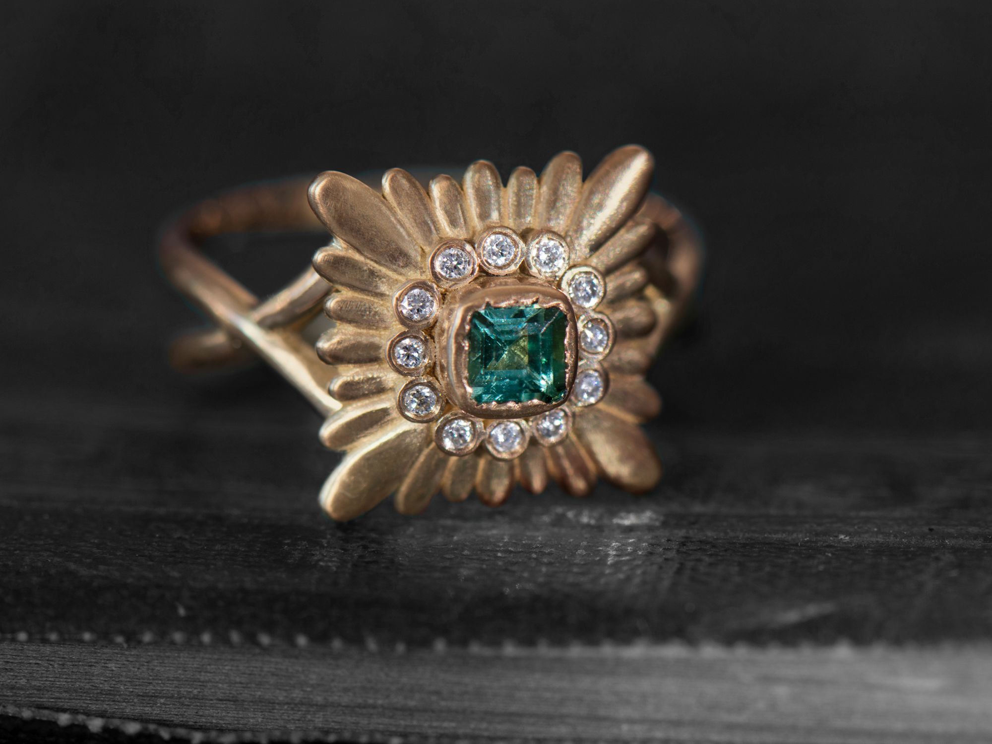 Mila green Tourmaline and diamonds ring by Emmanuelle Zysman