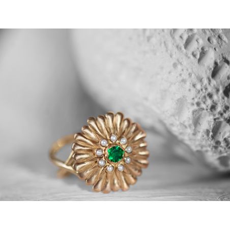 Sacha Emerald and cultured pearls ring by Emmanuelle Zysman