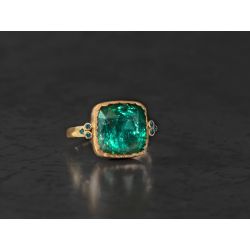 Queen blue diamonds and green tourmaline ring by Emmanuelle Zysman