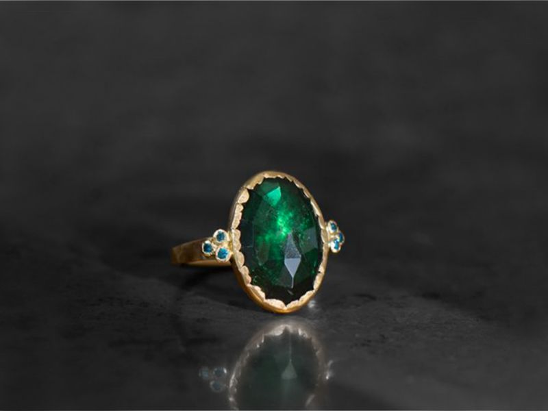 Queen Blue Diamond and 5,53 cts green oval tourmaline ring by Emmanuelle Zysman