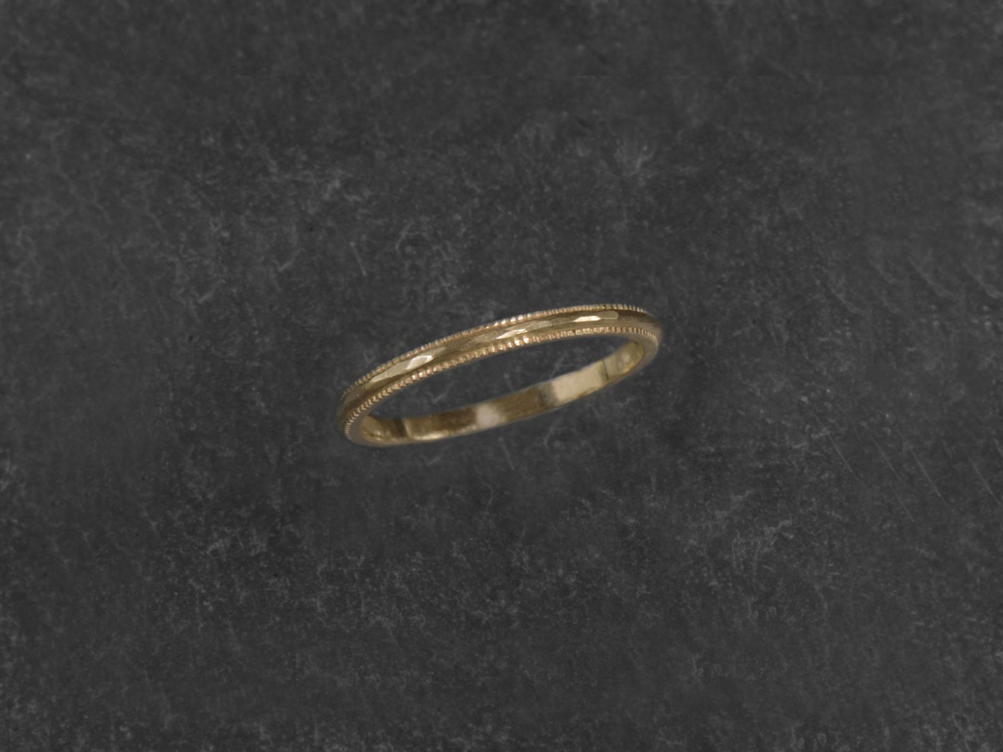 Diane small yellow gold ring
