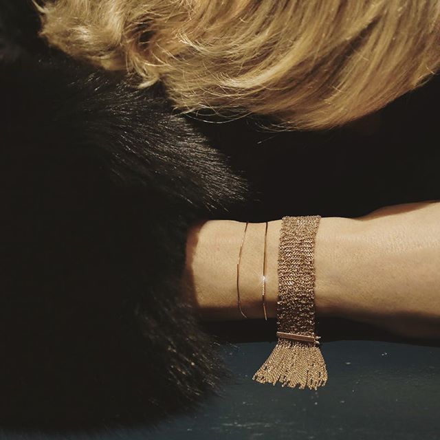 Emmanuelle Zysman : bracelet Boucheron en maille d'or rose
